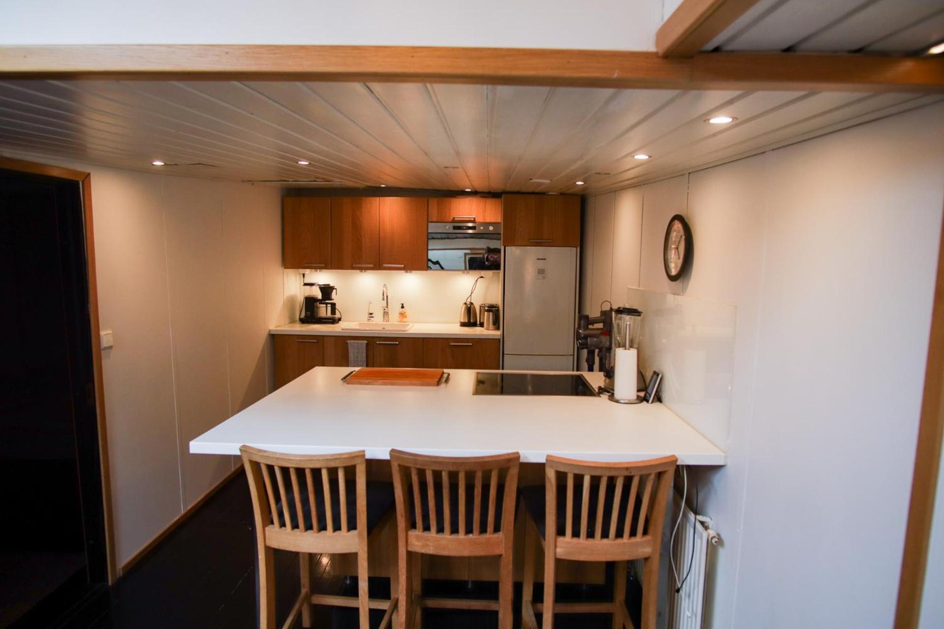 Botel Spacious Dutch Houseboat Helsinki